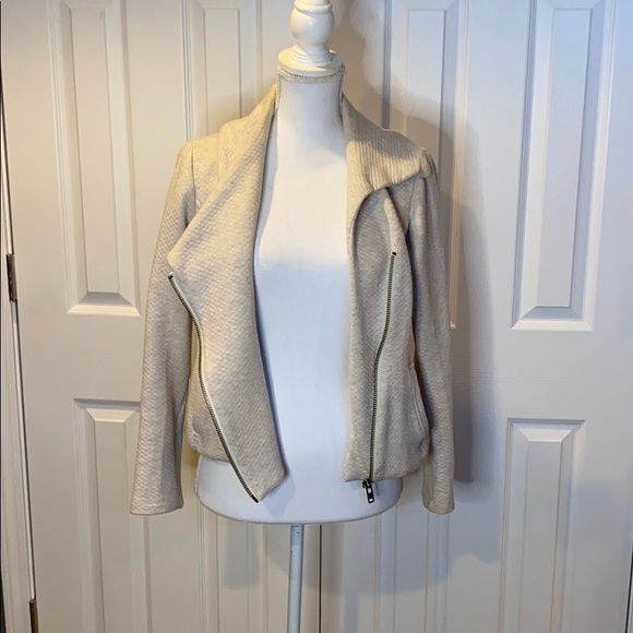 CAbi Jackets & Coats Cabi Cream Colored Quilted Jacket Poshmark